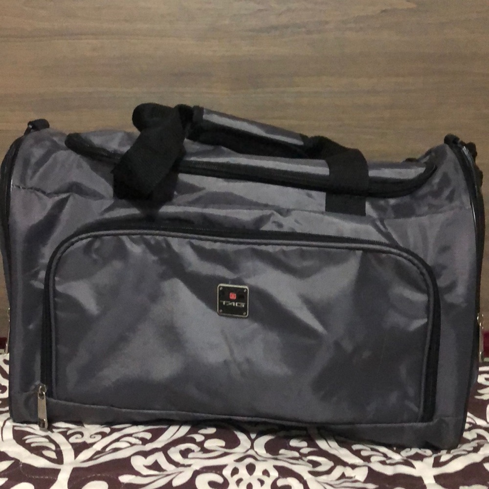 Tag duffle bag
